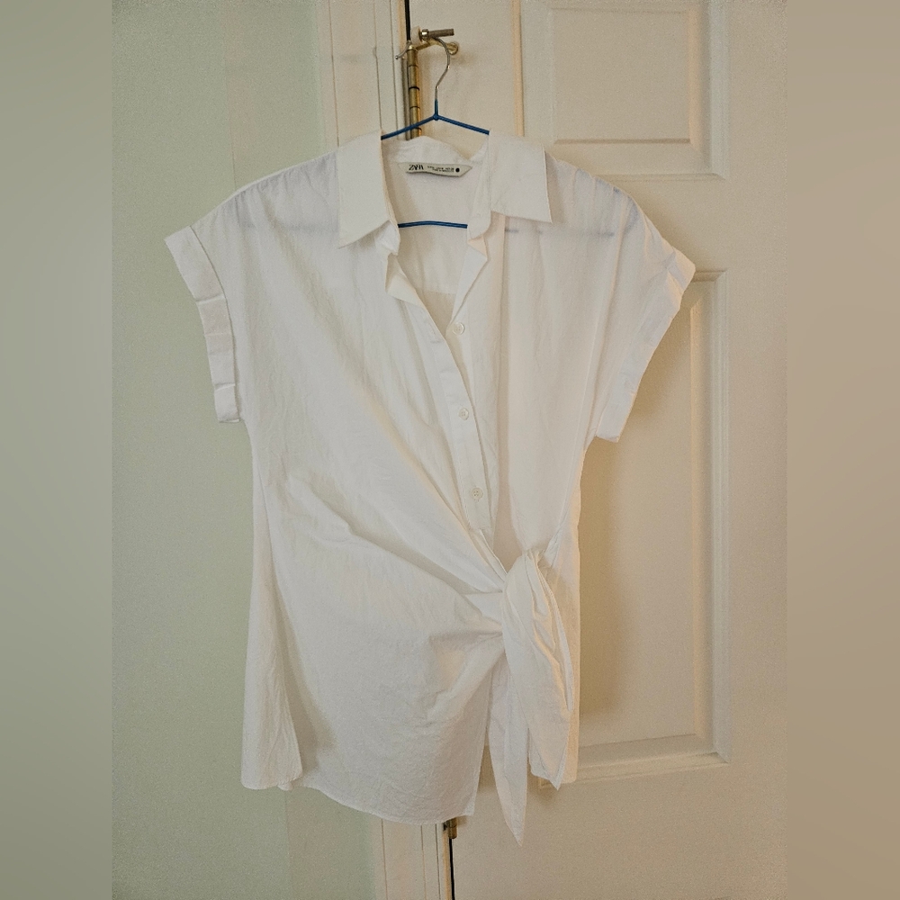 Zara White Short Sleeve Button Down Shirt with Tie Front